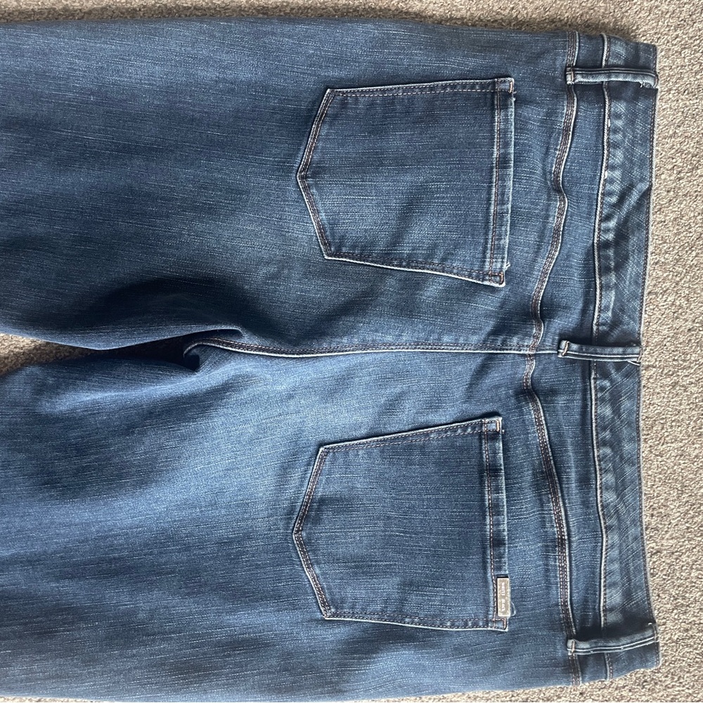 White House/Black Market barely worn the SLIM crop jeans size 14.